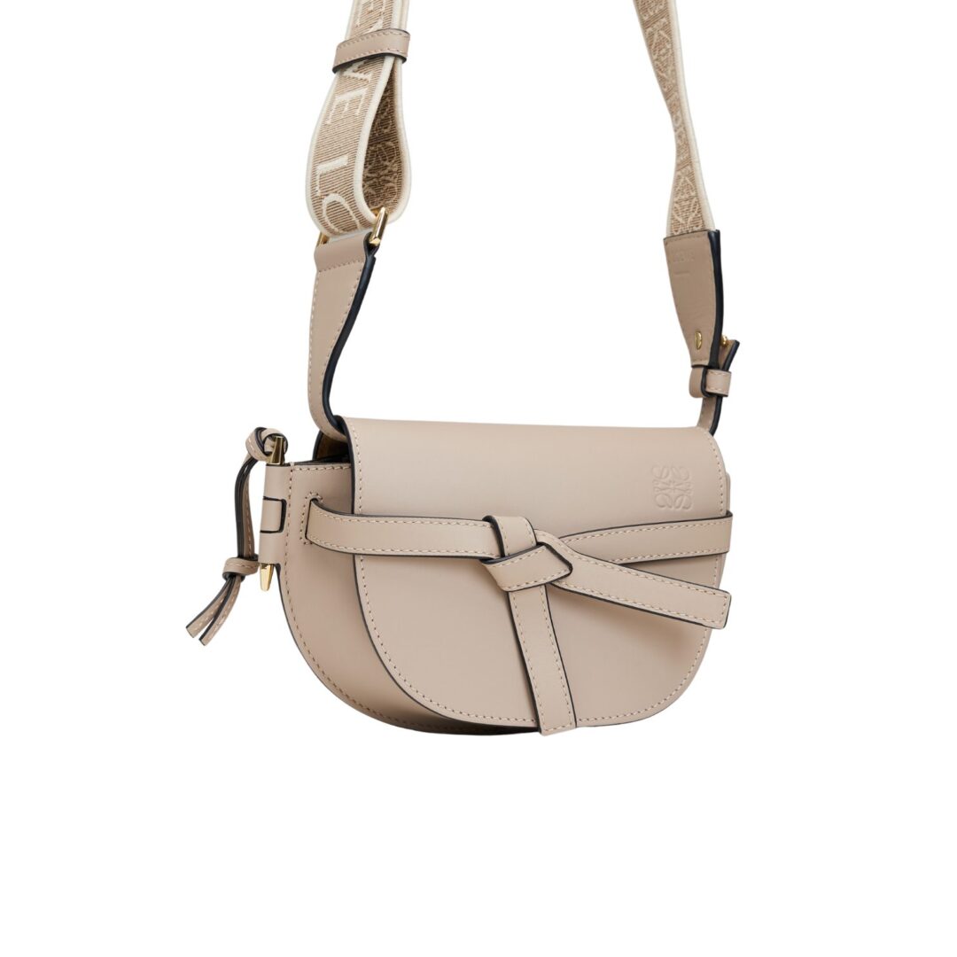 Loewe gate mini 沙色