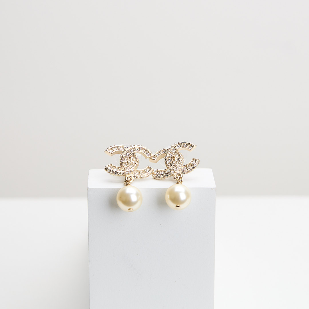 二手Chanel 經典款雙C珍珠耳環