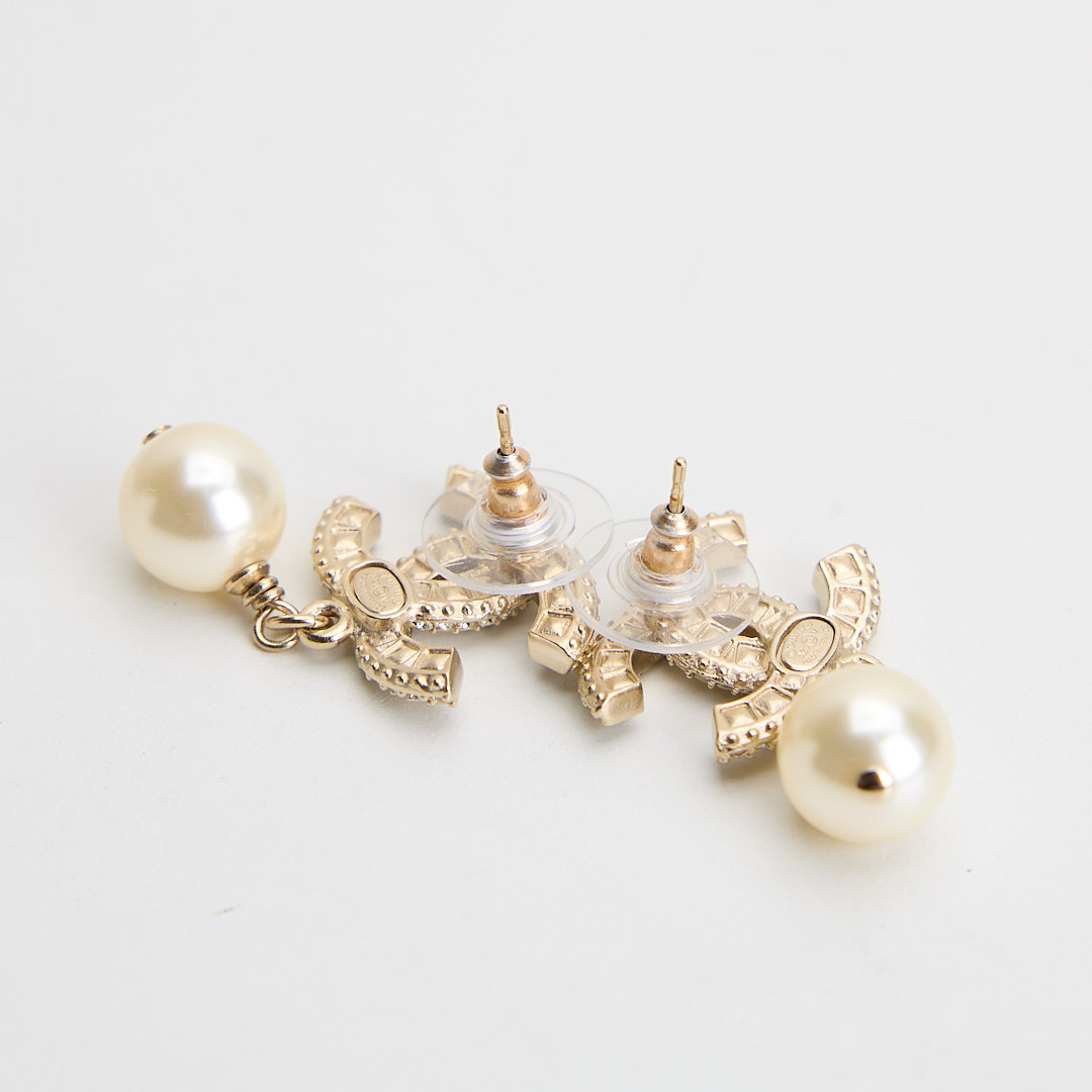 二手Chanel 經典款雙C珍珠耳環:圖片 4