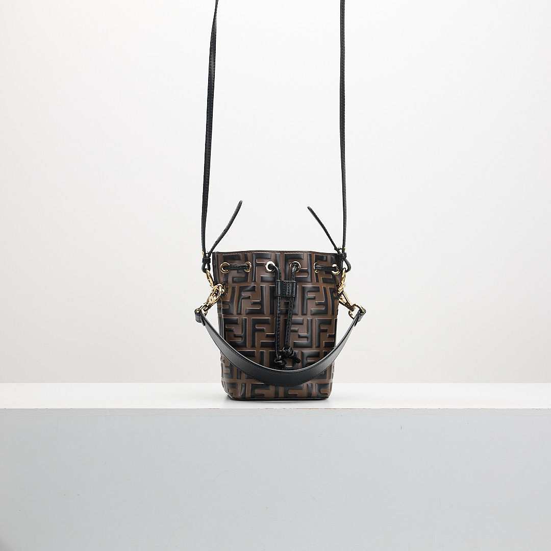 二手 Fendi mini老花水桶包
