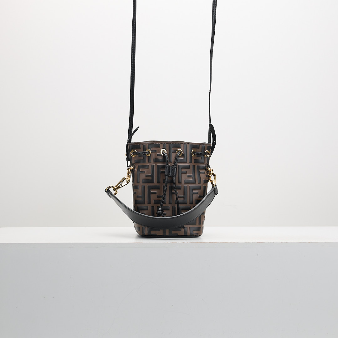 二手 Fendi mini老花水桶包