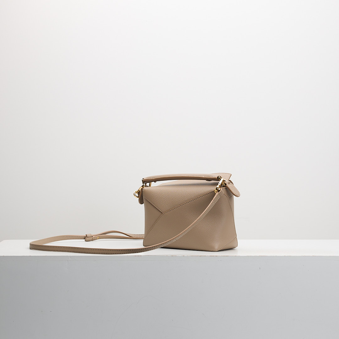 二手 Loewe puzzle mini edge 新款沙色:圖片 3
